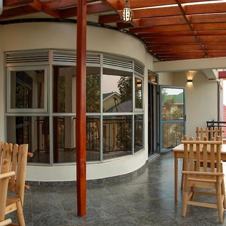 Silver Oaks Hotel Boma Fort Portal Exterior foto