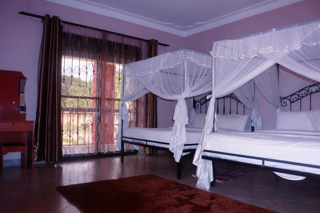 Silver Oaks Hotel Boma Fort Portal Exterior foto
