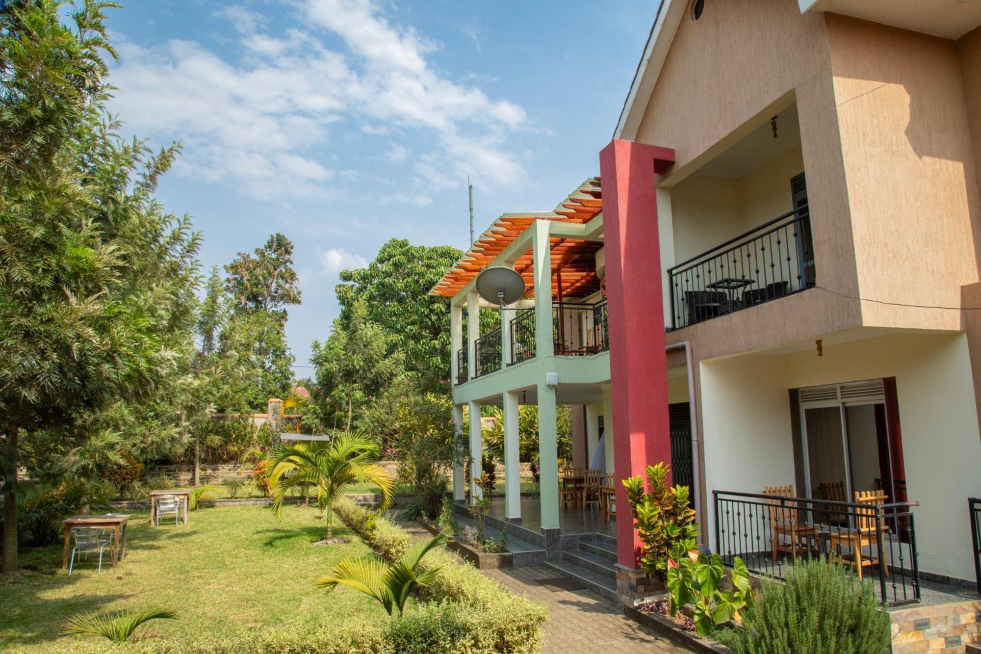 Silver Oaks Hotel Boma Fort Portal Exterior foto